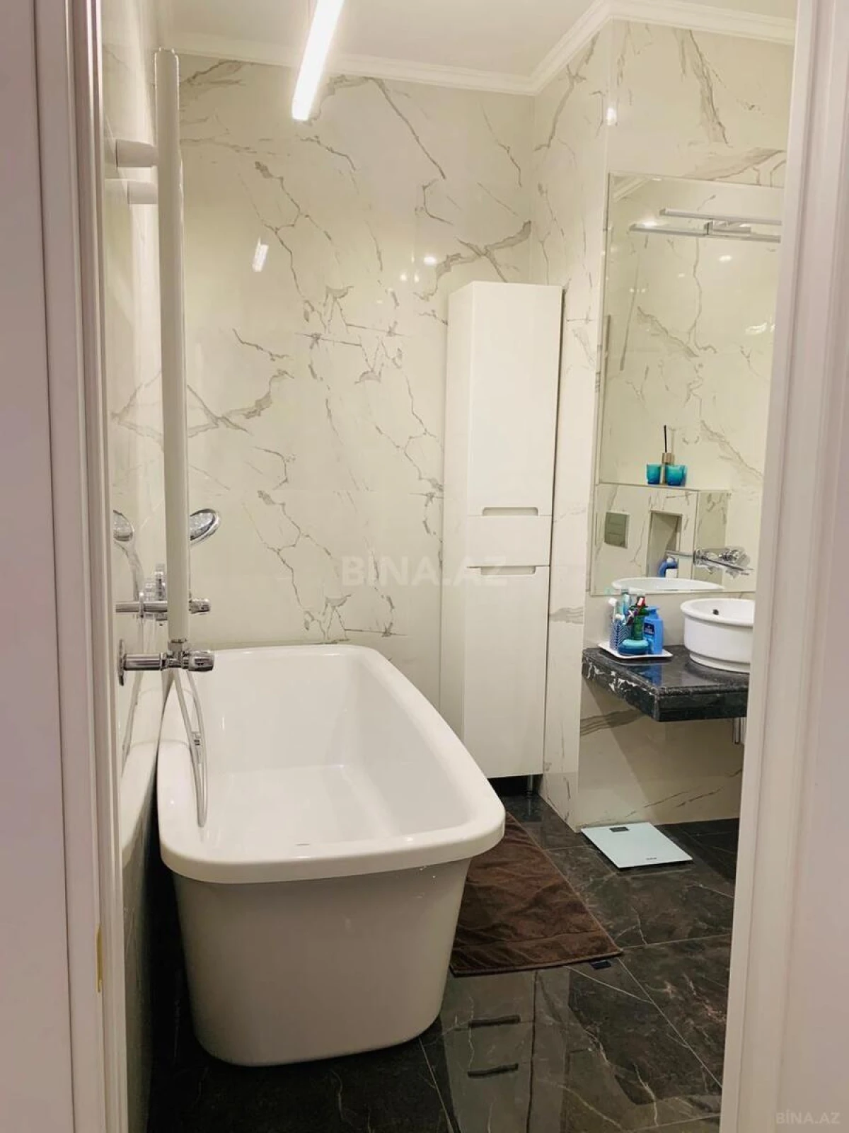 Satılır 3 otaqlı mənzil 112 m²