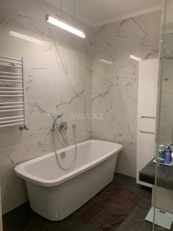 Satılır 3 otaqlı mənzil 112 m²
