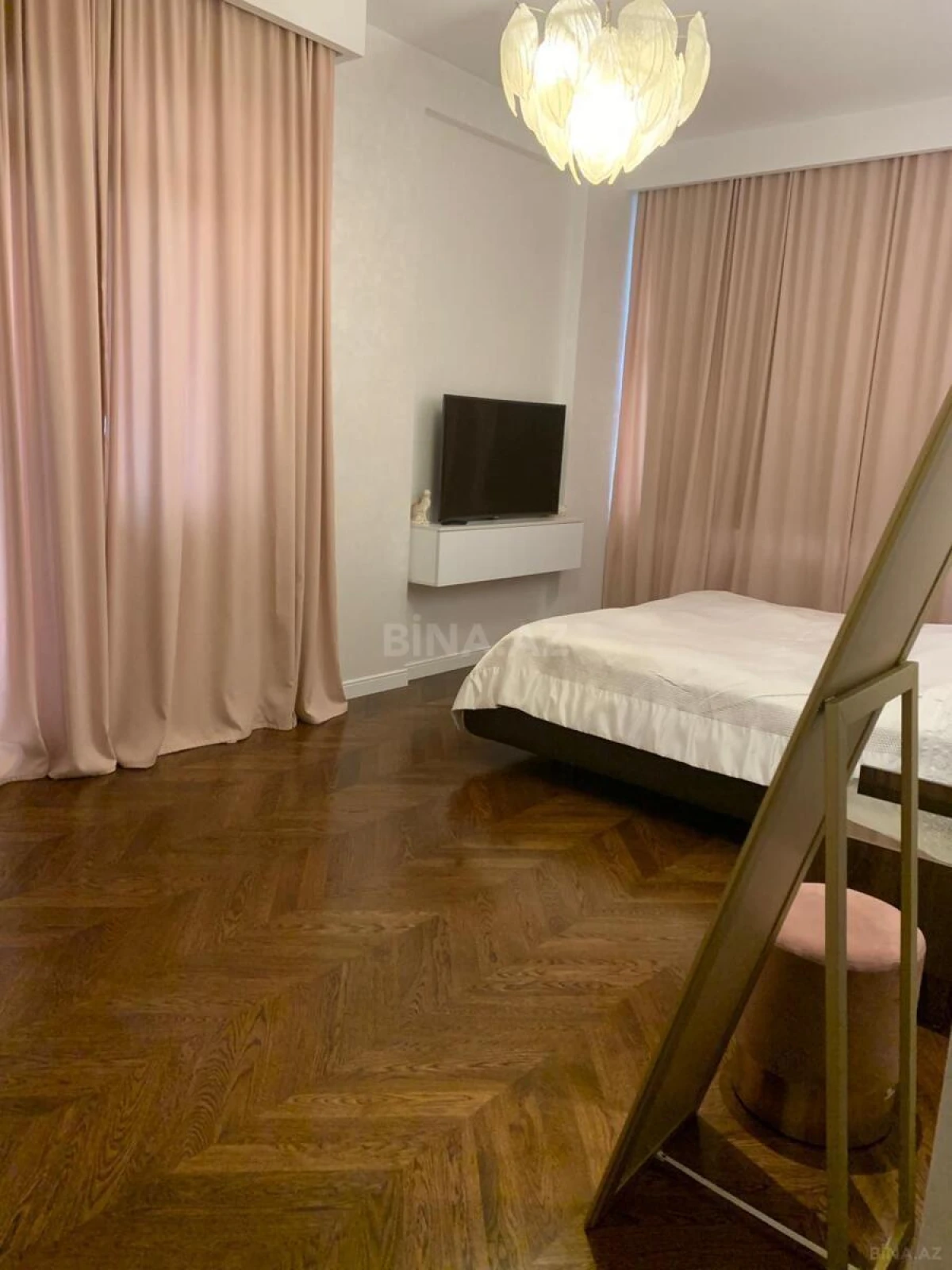 Satılır 3 otaqlı mənzil 112 m²