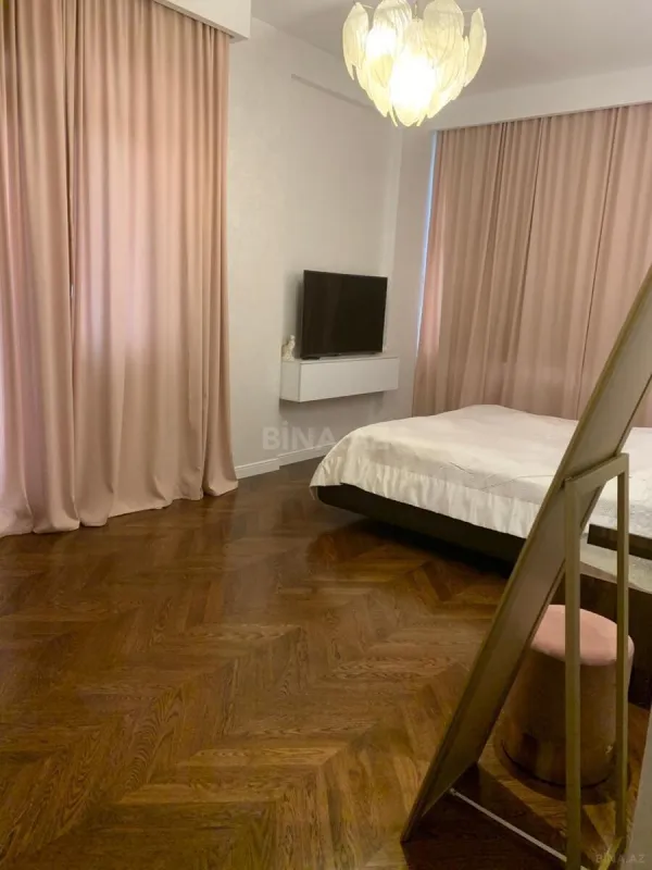 Satılır 3 otaqlı mənzil 112 m²