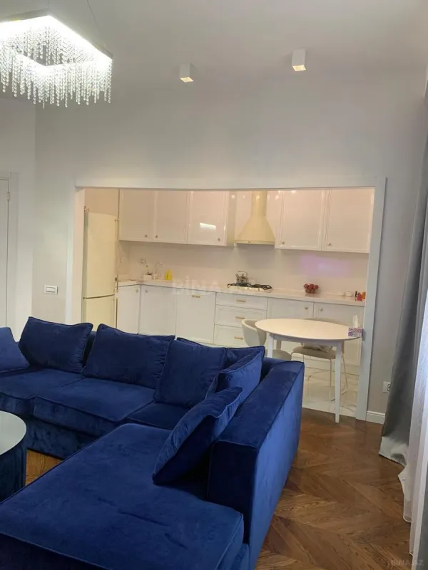 Satılır 3 otaqlı mənzil 112 m²