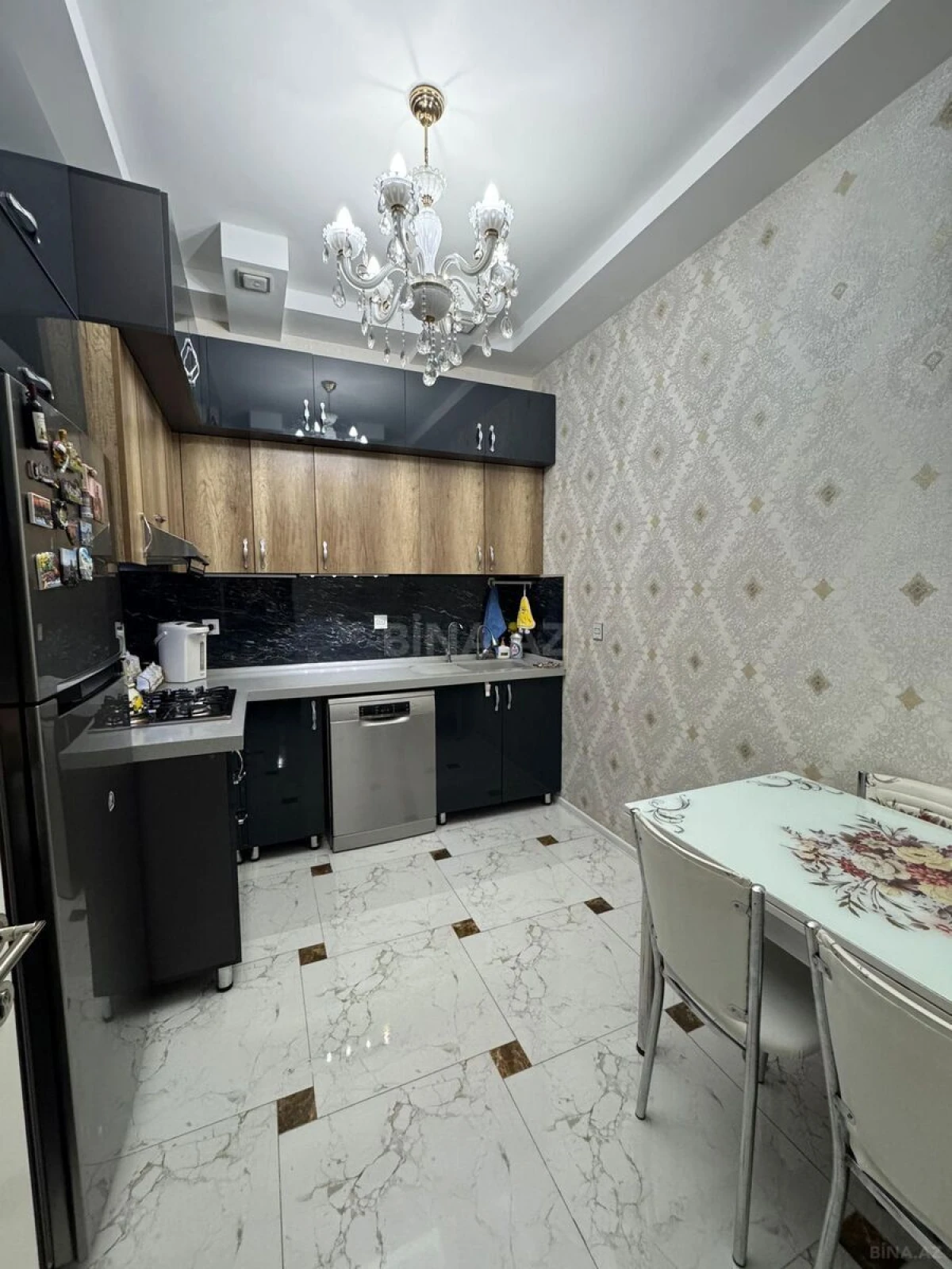 Satılır 2 otaqlı mənzil 71 m²