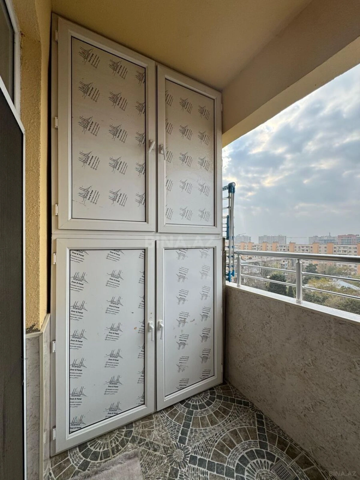 Satılır 2 otaqlı mənzil 71 m²