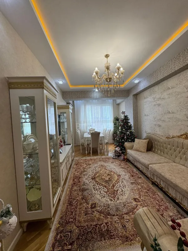 Satılır 2 otaqlı mənzil 71 m²