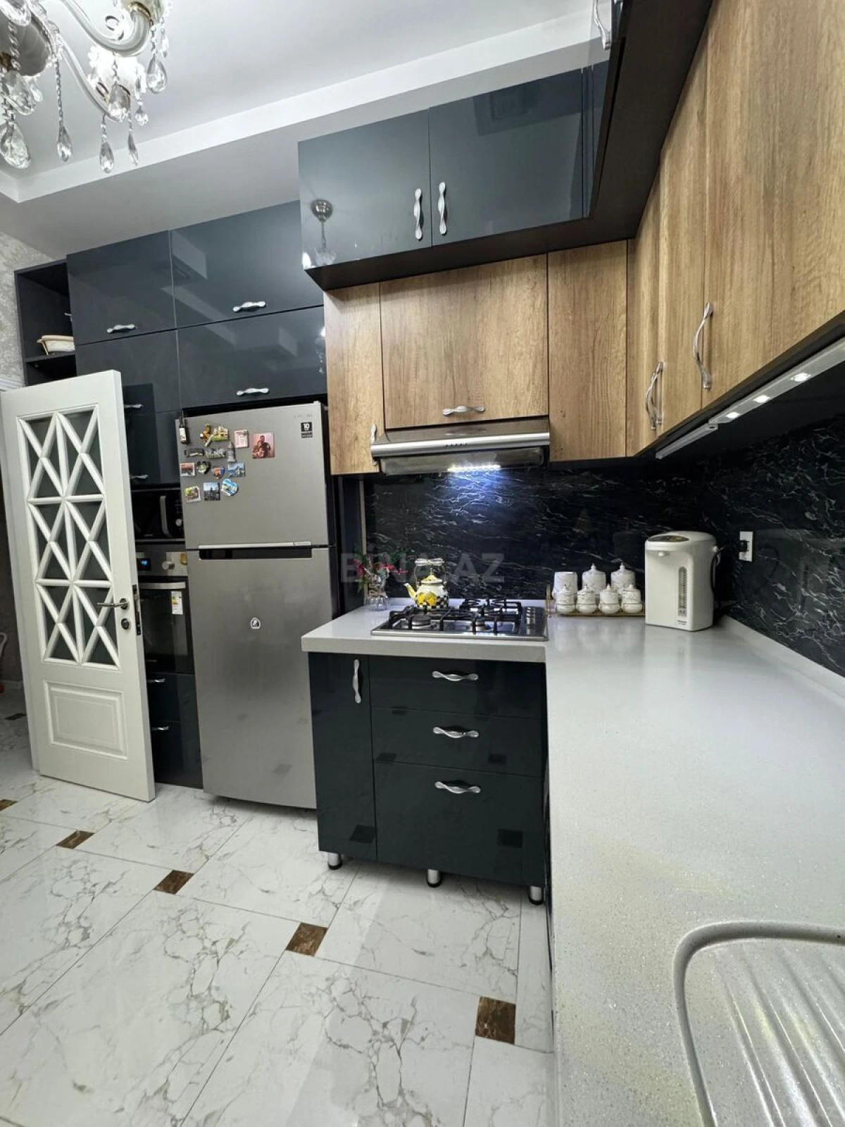 Satılır 2 otaqlı mənzil 71 m²