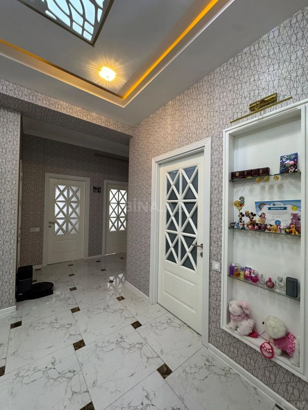 Satılır 2 otaqlı mənzil 71 m²