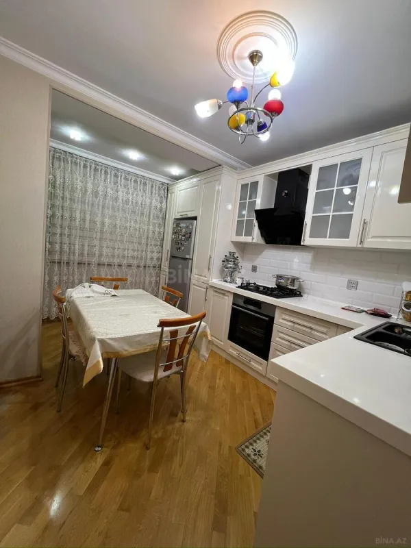Kirayə verilir 4 otaqlı mənzil 120 m²