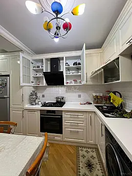 Kirayə verilir 4 otaqlı mənzil 120 m²