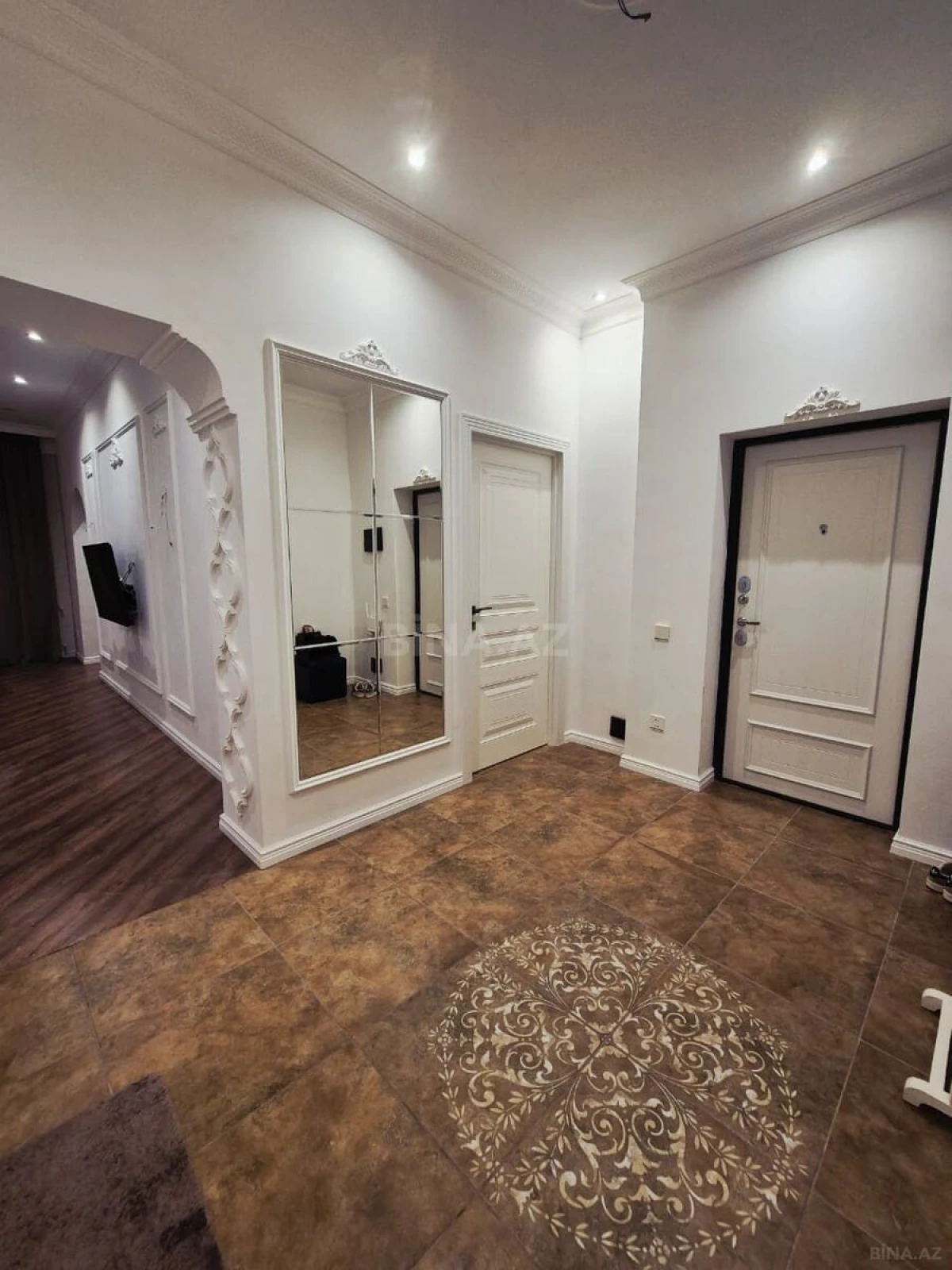 Satılır 2 otaqlı mənzil 64 m²