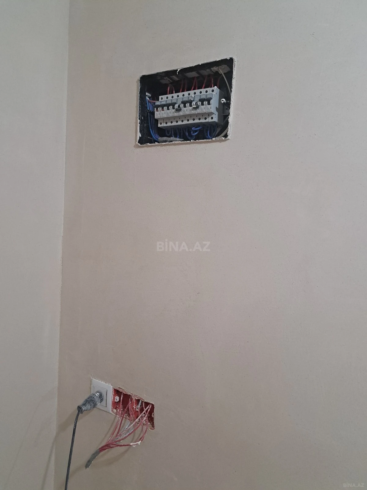 Satılır 5 otaqlı mənzil 120 m²
