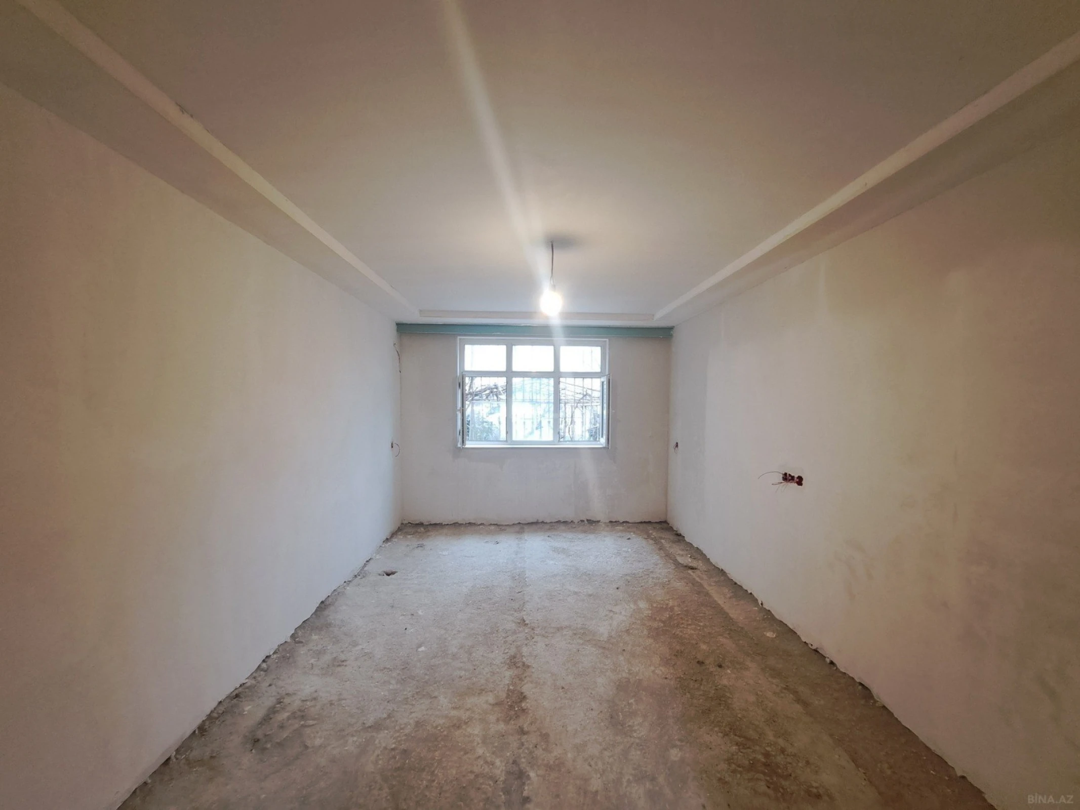 Satılır 5 otaqlı mənzil 120 m²