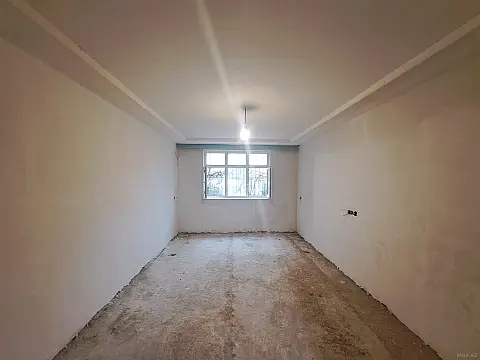 Satılır 5 otaqlı mənzil 120 m²