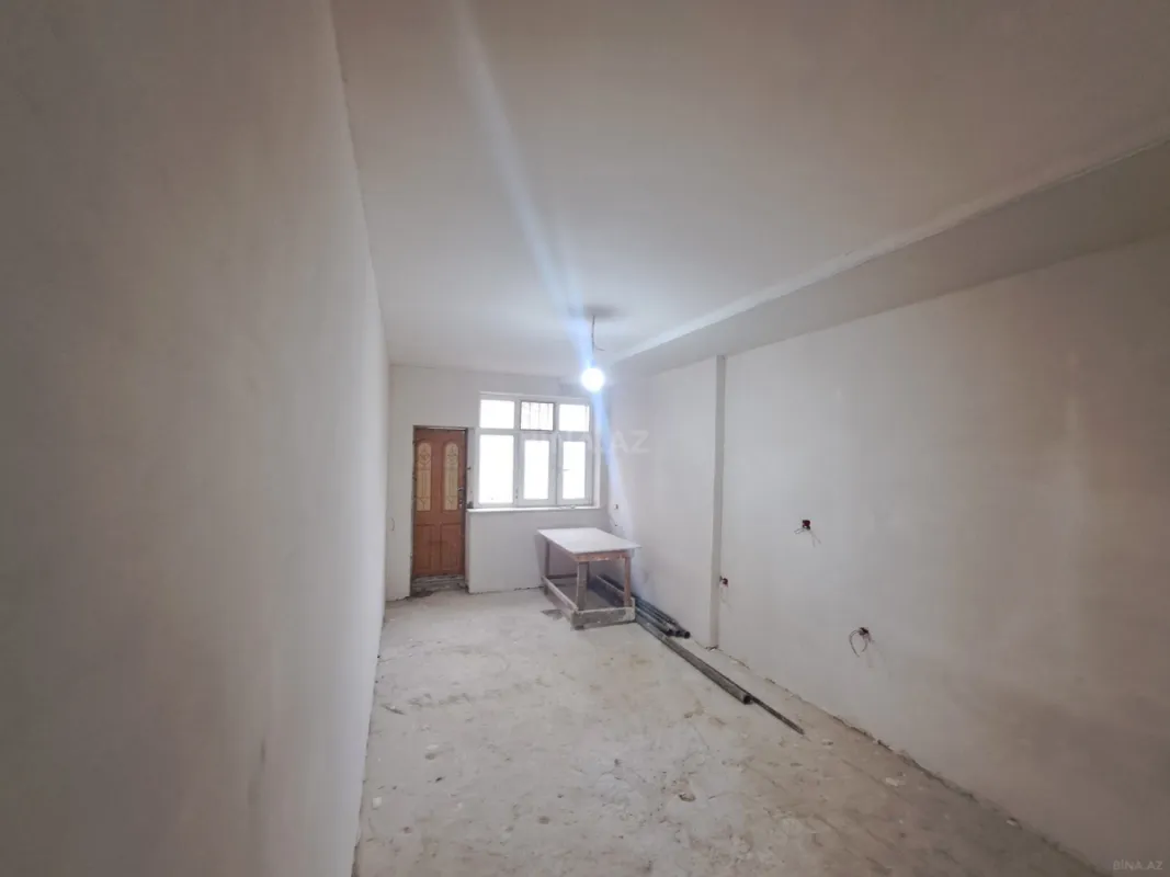 Satılır 5 otaqlı mənzil 120 m²