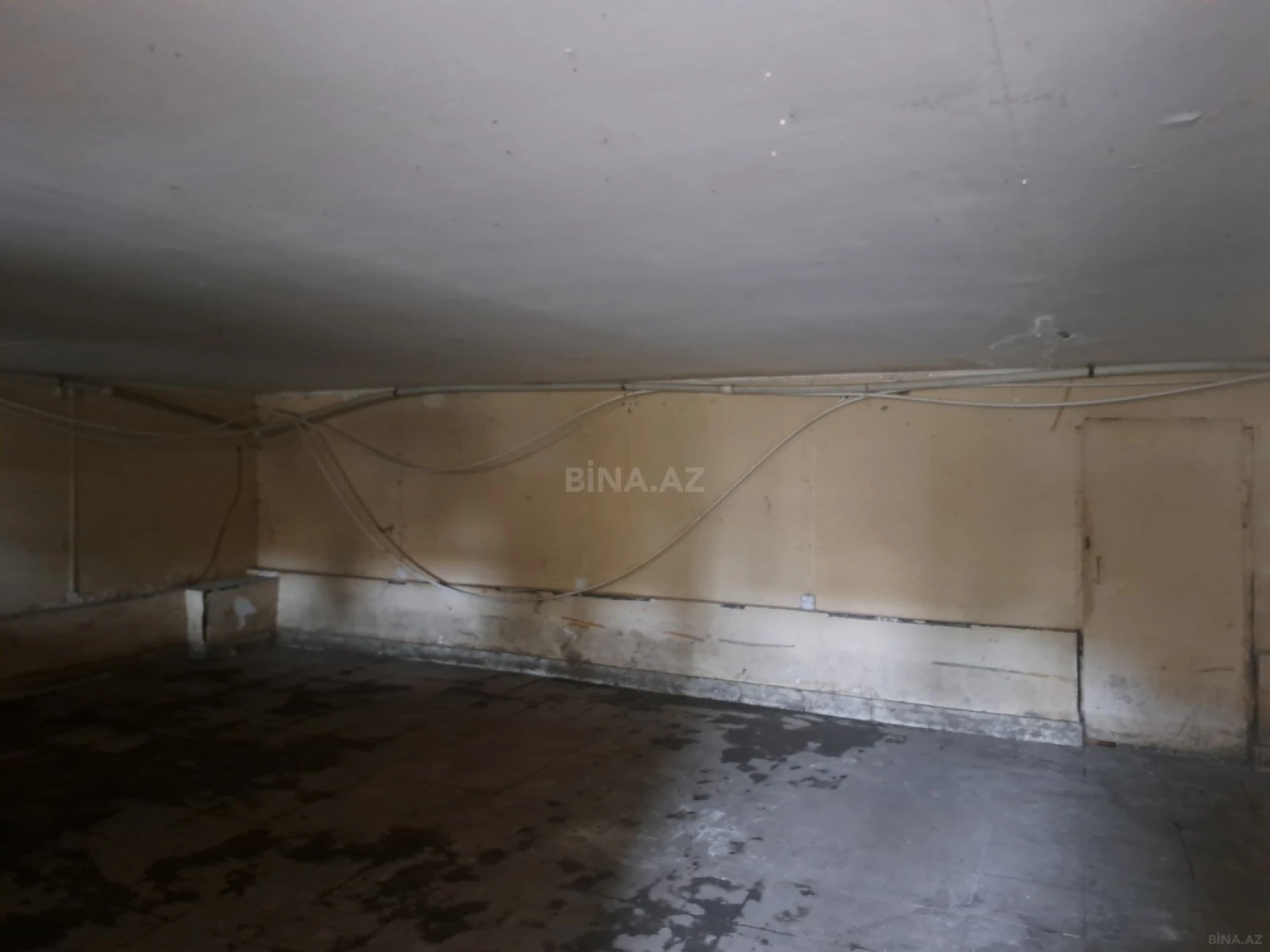Satılır 5 otaqlı mənzil 120 m²