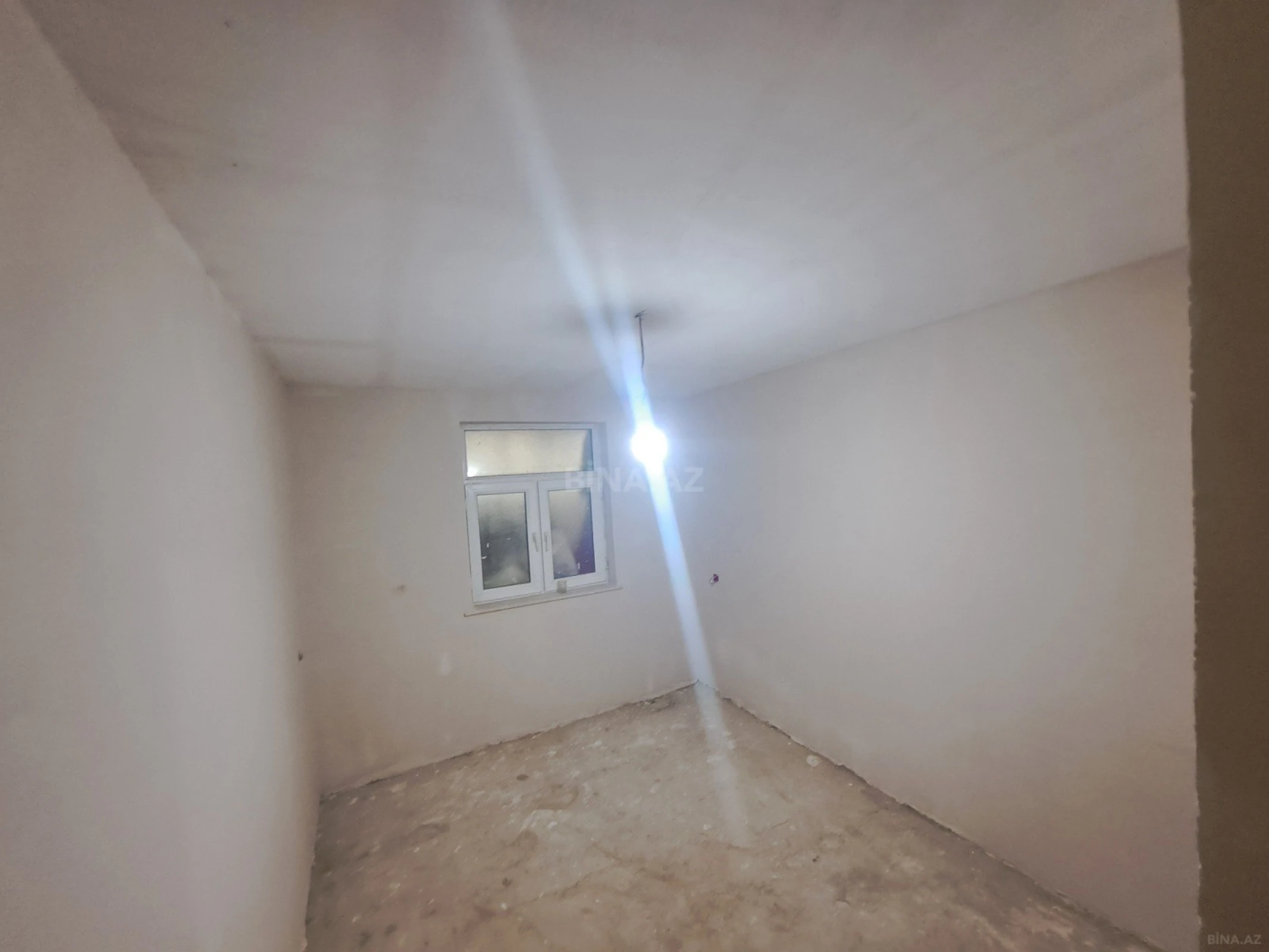 Satılır 5 otaqlı mənzil 120 m²