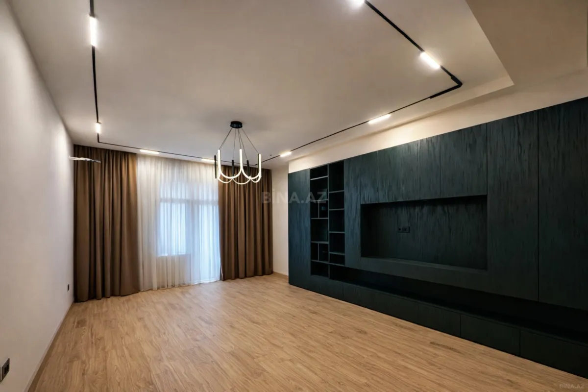 Satılır 3 otaqlı mənzil 140 m²