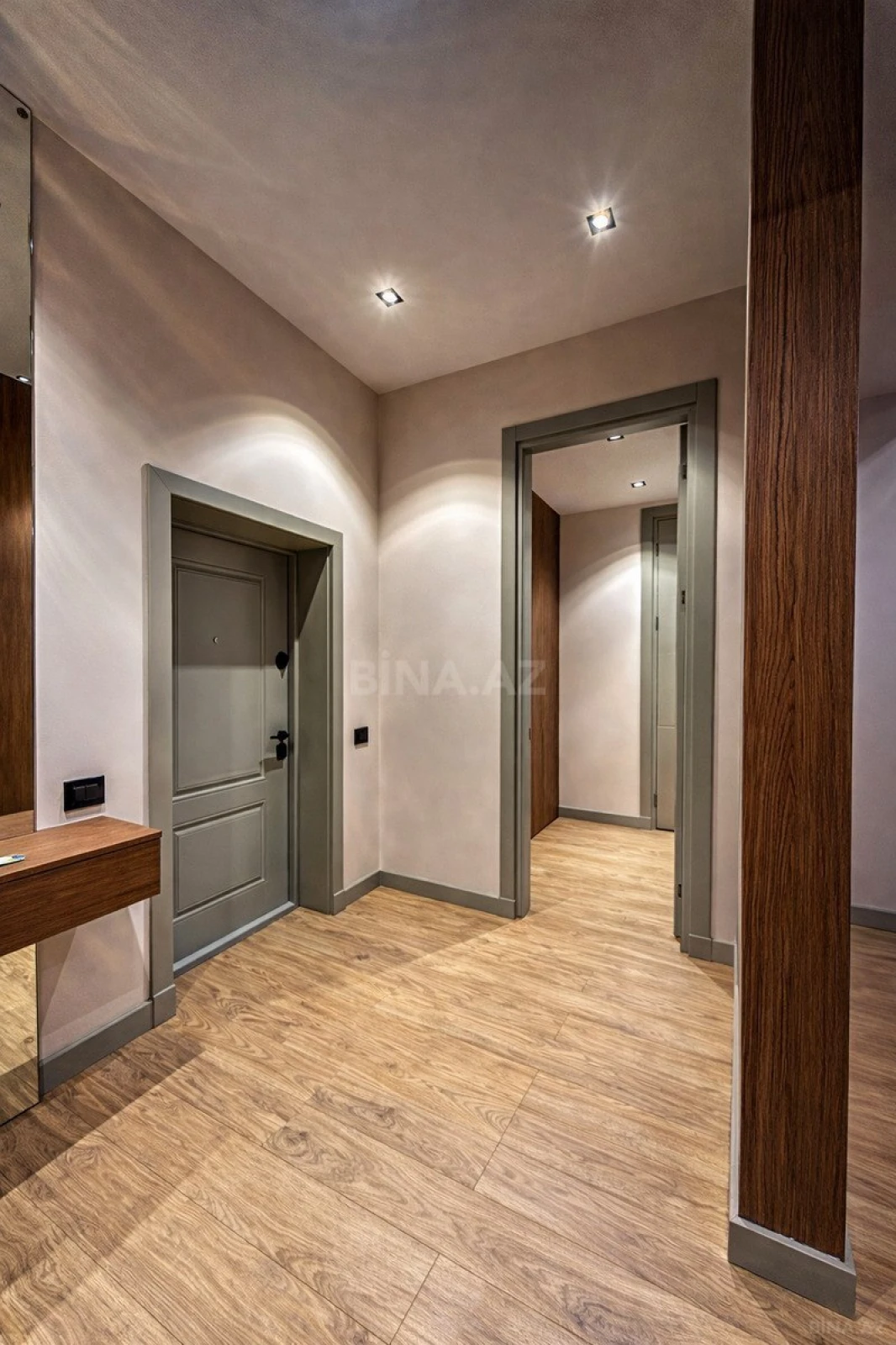 Satılır 3 otaqlı mənzil 140 m²