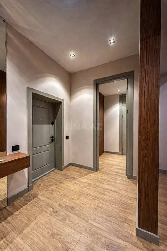 Satılır 3 otaqlı mənzil 140 m²