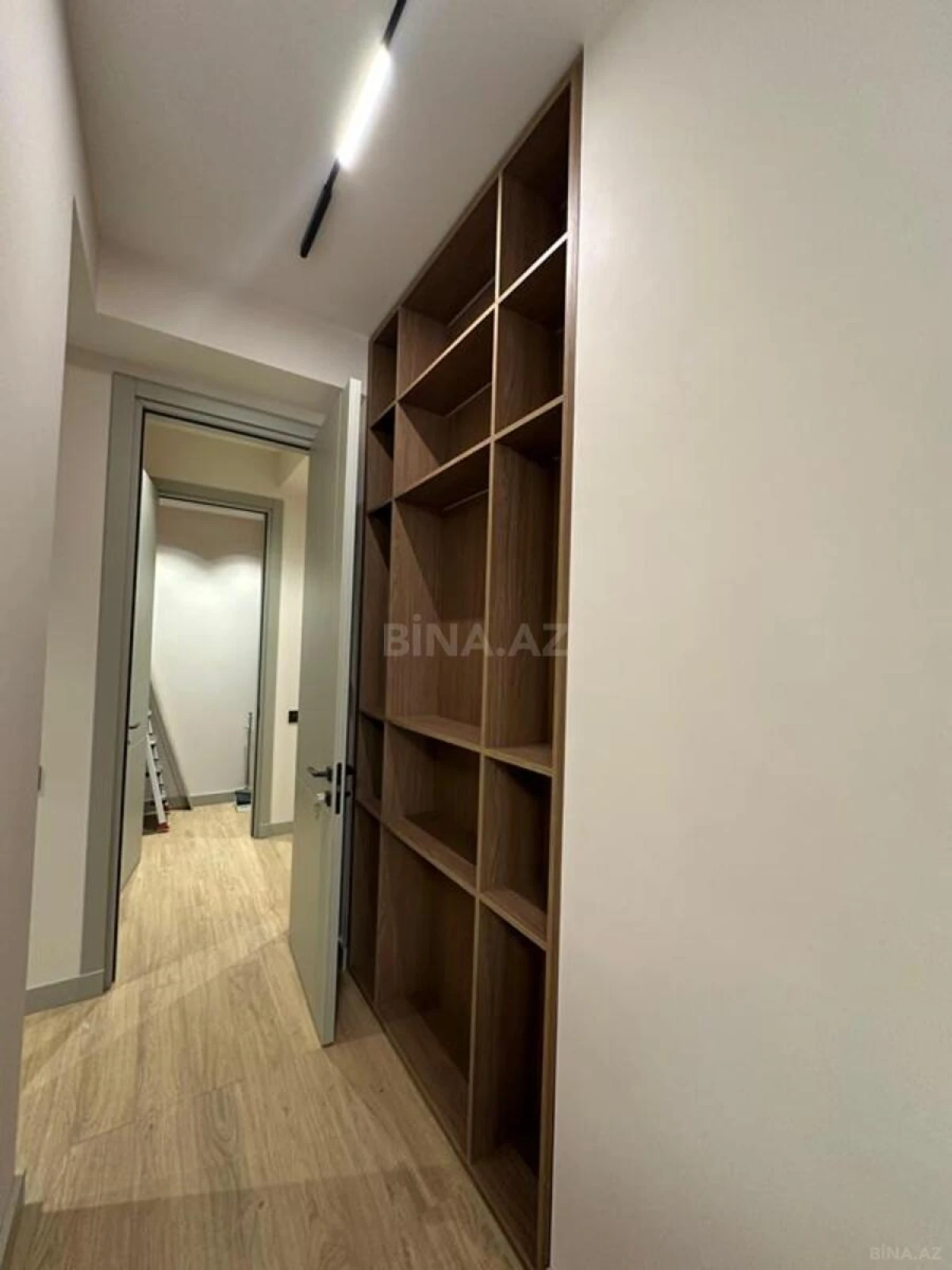 Satılır 3 otaqlı mənzil 140 m²