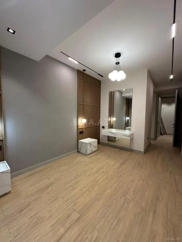 Satılır 3 otaqlı mənzil 140 m²