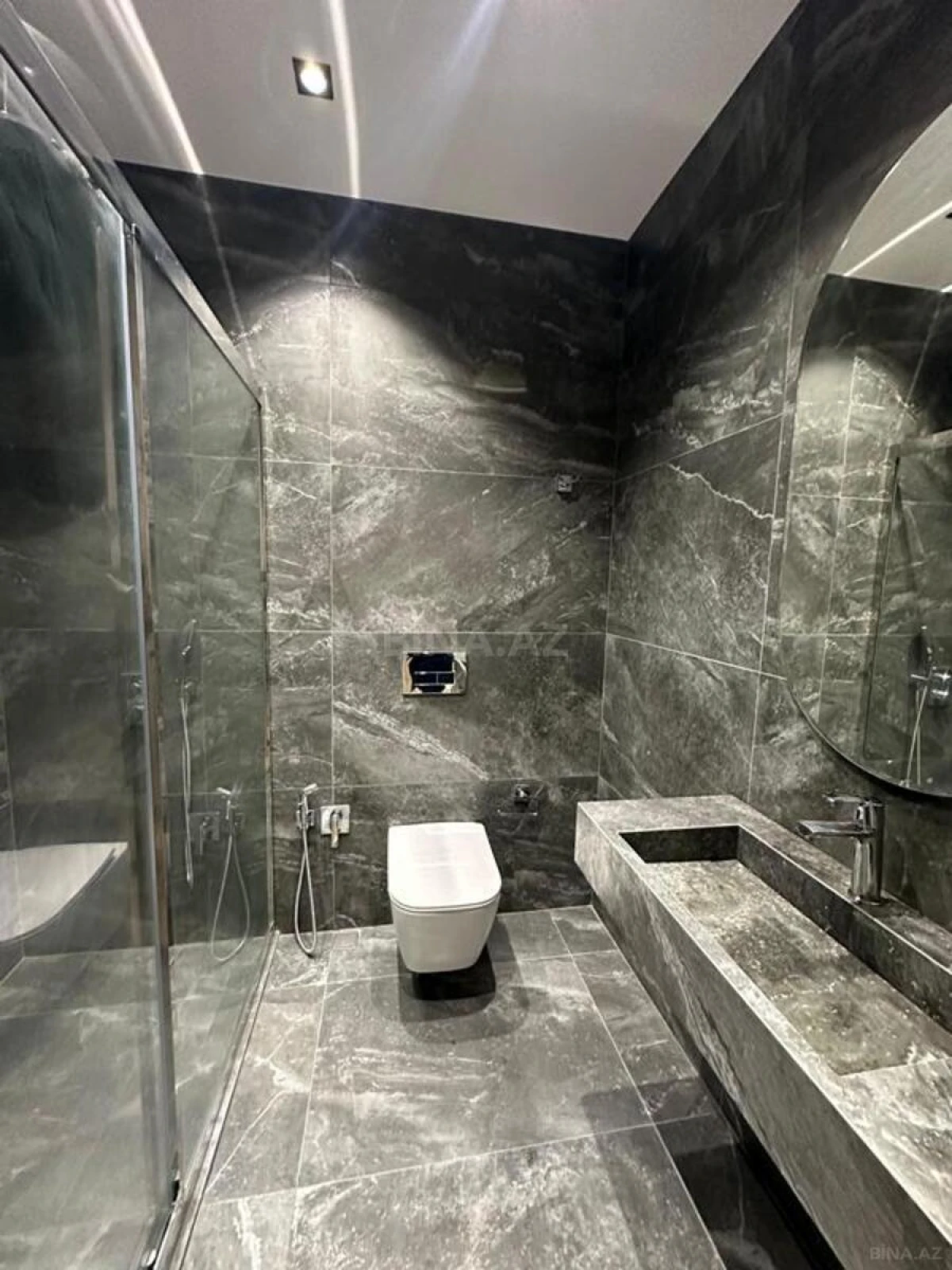 Satılır 3 otaqlı mənzil 140 m²