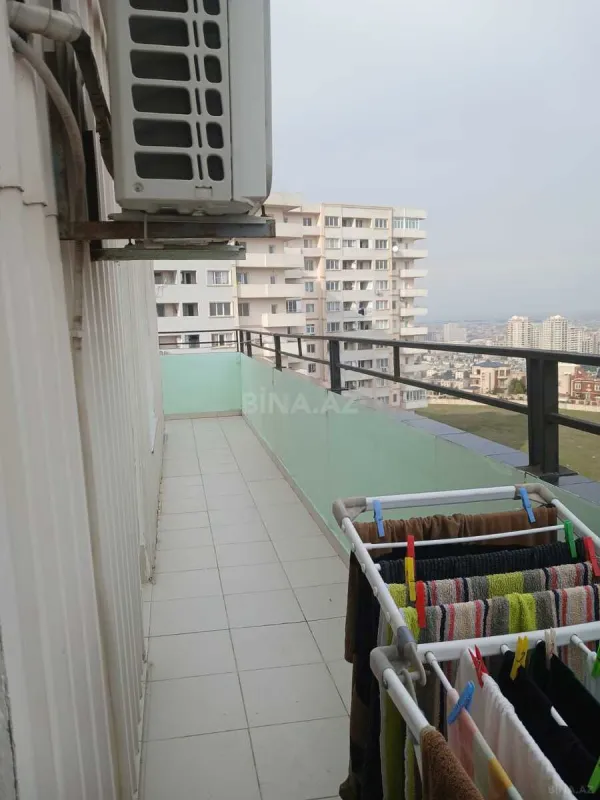 Satılır 3 otaqlı mənzil 130 m²
