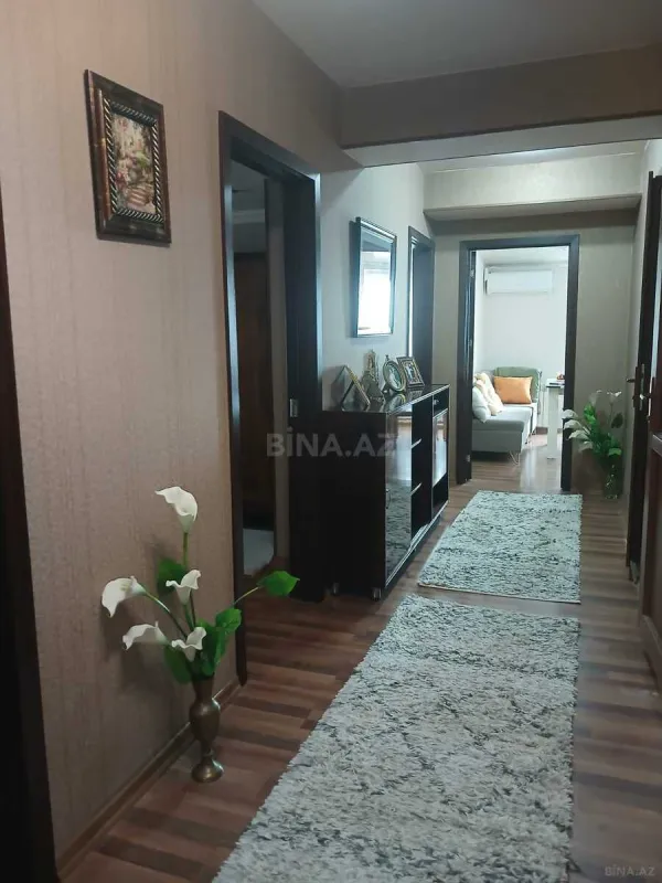Satılır 3 otaqlı mənzil 130 m²