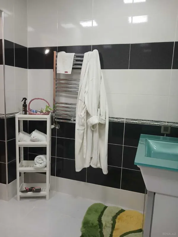Satılır 3 otaqlı mənzil 130 m²