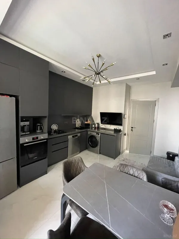 Satılır 4 otaqlı mənzil 137 m²