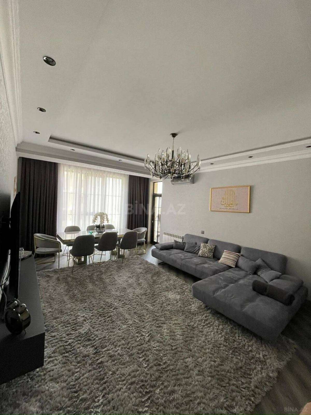 Satılır 4 otaqlı mənzil 137 m²