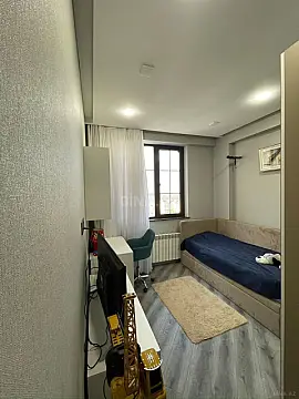 Satılır 4 otaqlı mənzil 137 m²