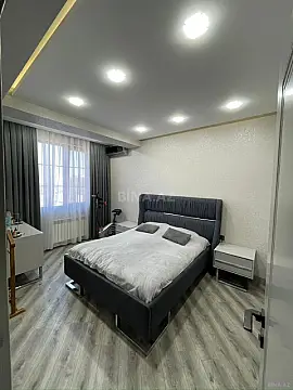 Satılır 4 otaqlı mənzil 137 m²