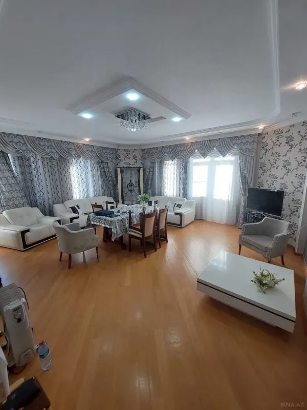 Kirayə verilir 3 otaqlı mənzil 135 m²