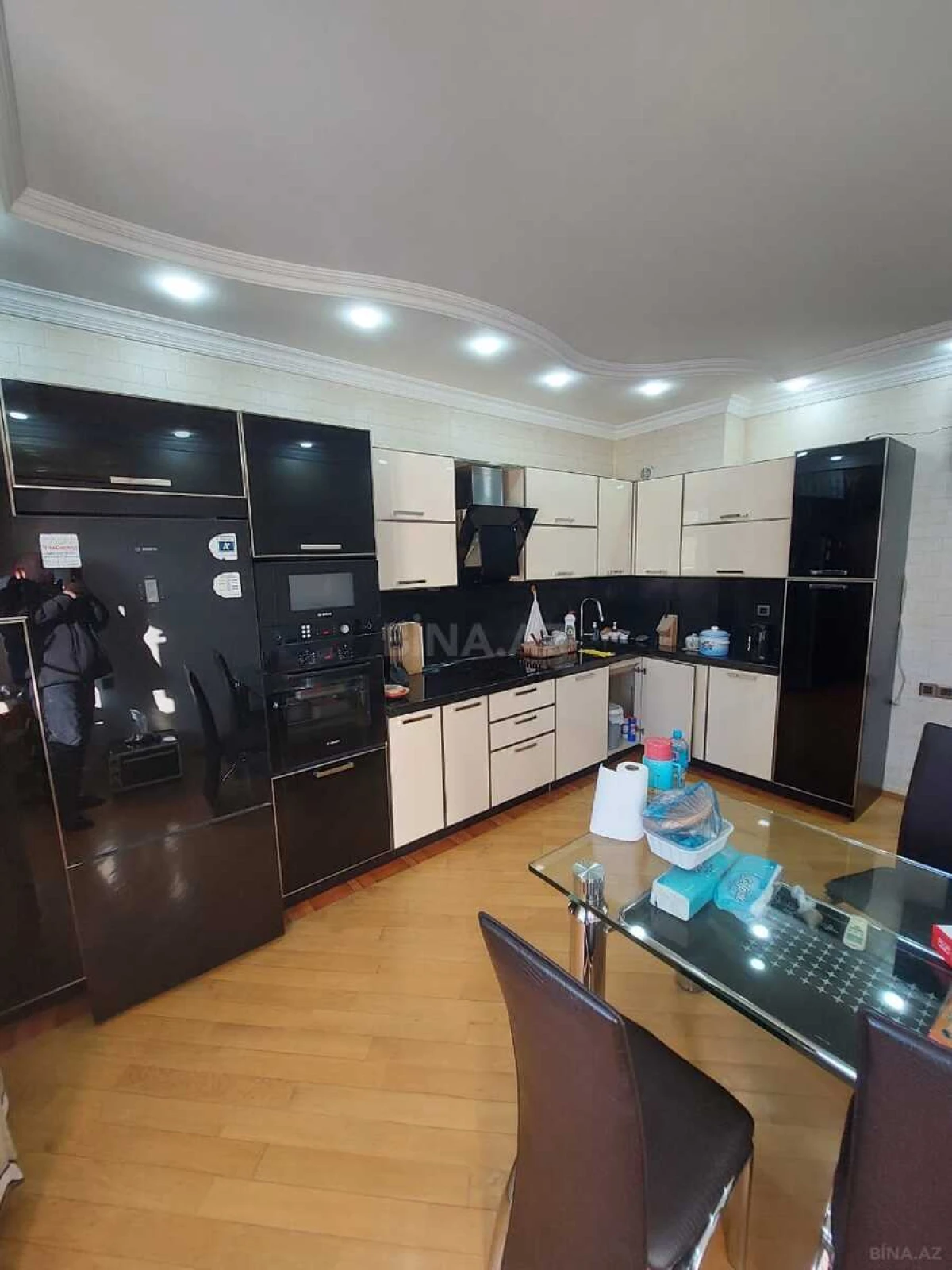 Kirayə verilir 3 otaqlı mənzil 135 m²