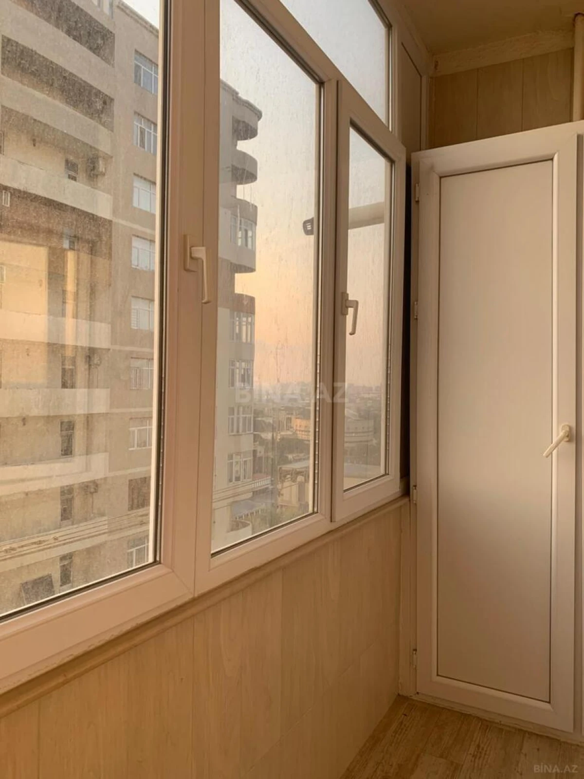 Satılır 3 otaqlı mənzil 118 m²