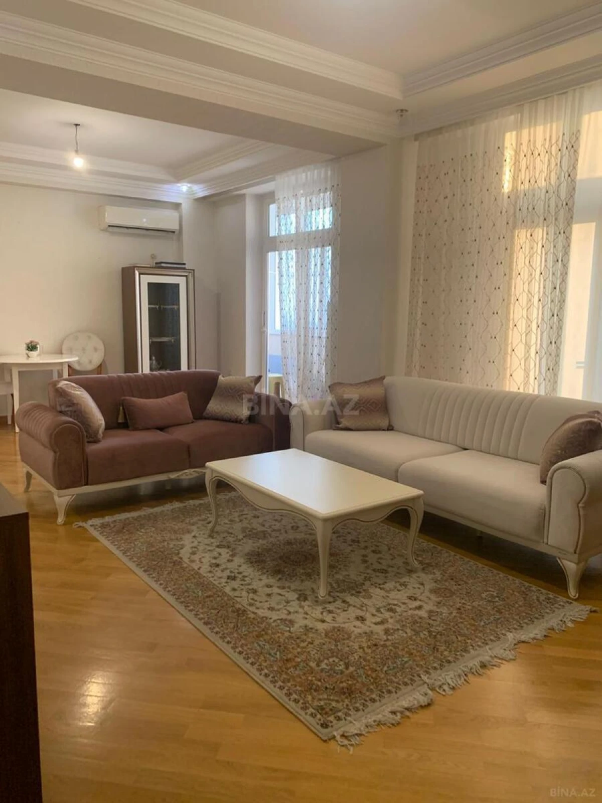 Satılır 3 otaqlı mənzil 118 m²