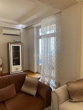 Satılır 3 otaqlı mənzil 118 m²