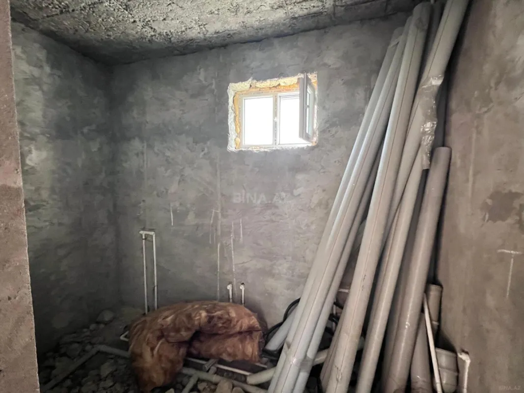 Satılır 12 otaqlı həyət evi 240 m²