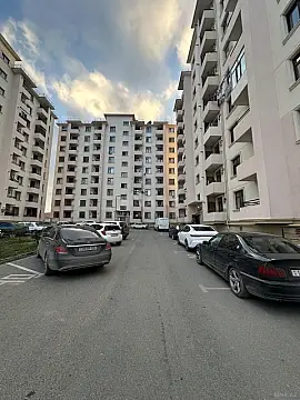 Satılır 4 otaqlı mənzil 110 m²