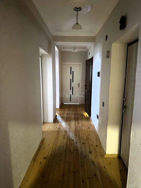 Satılır 4 otaqlı mənzil 110 m²