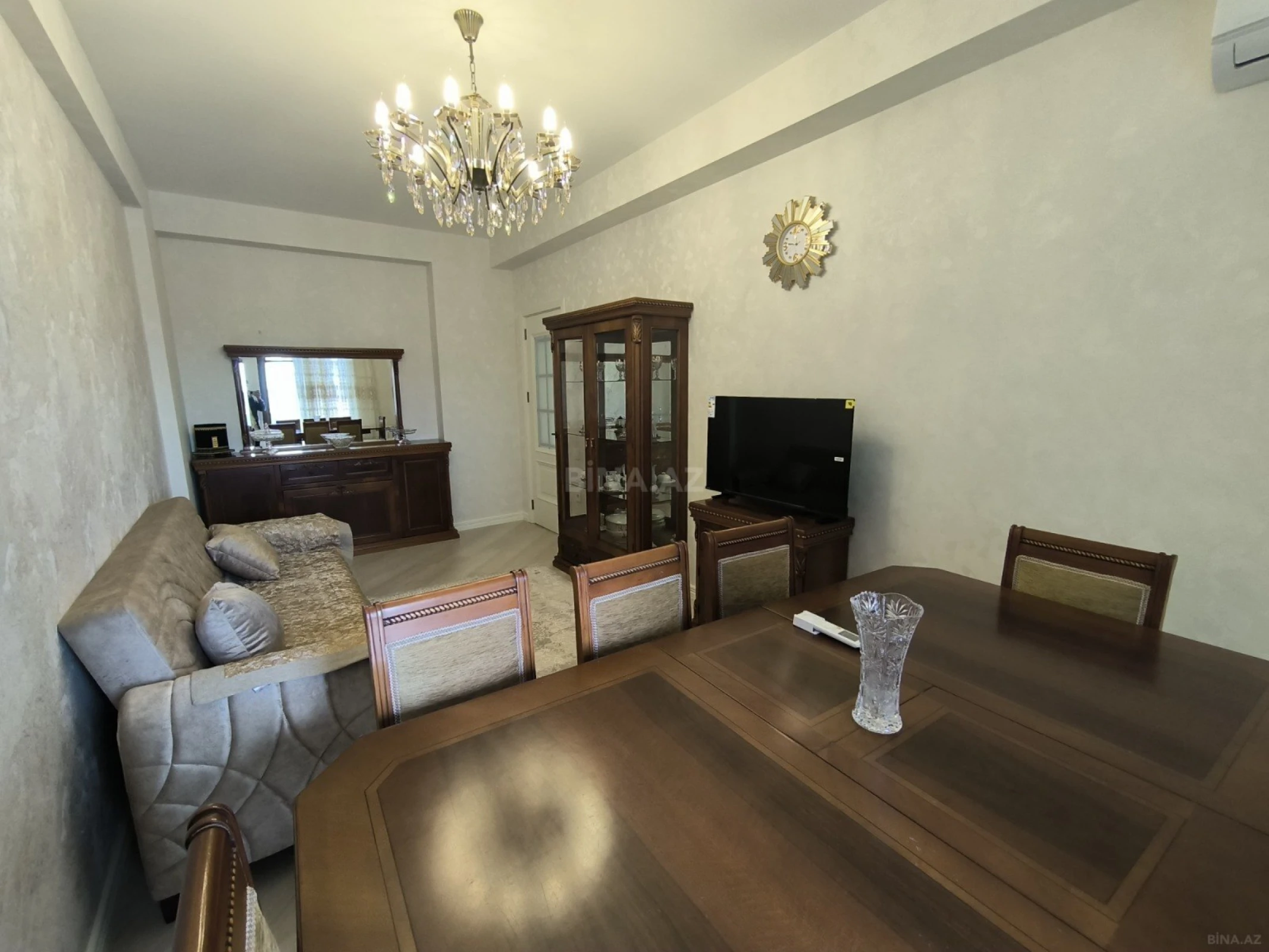 Kirayə verilir 2 otaqlı mənzil 100 m²