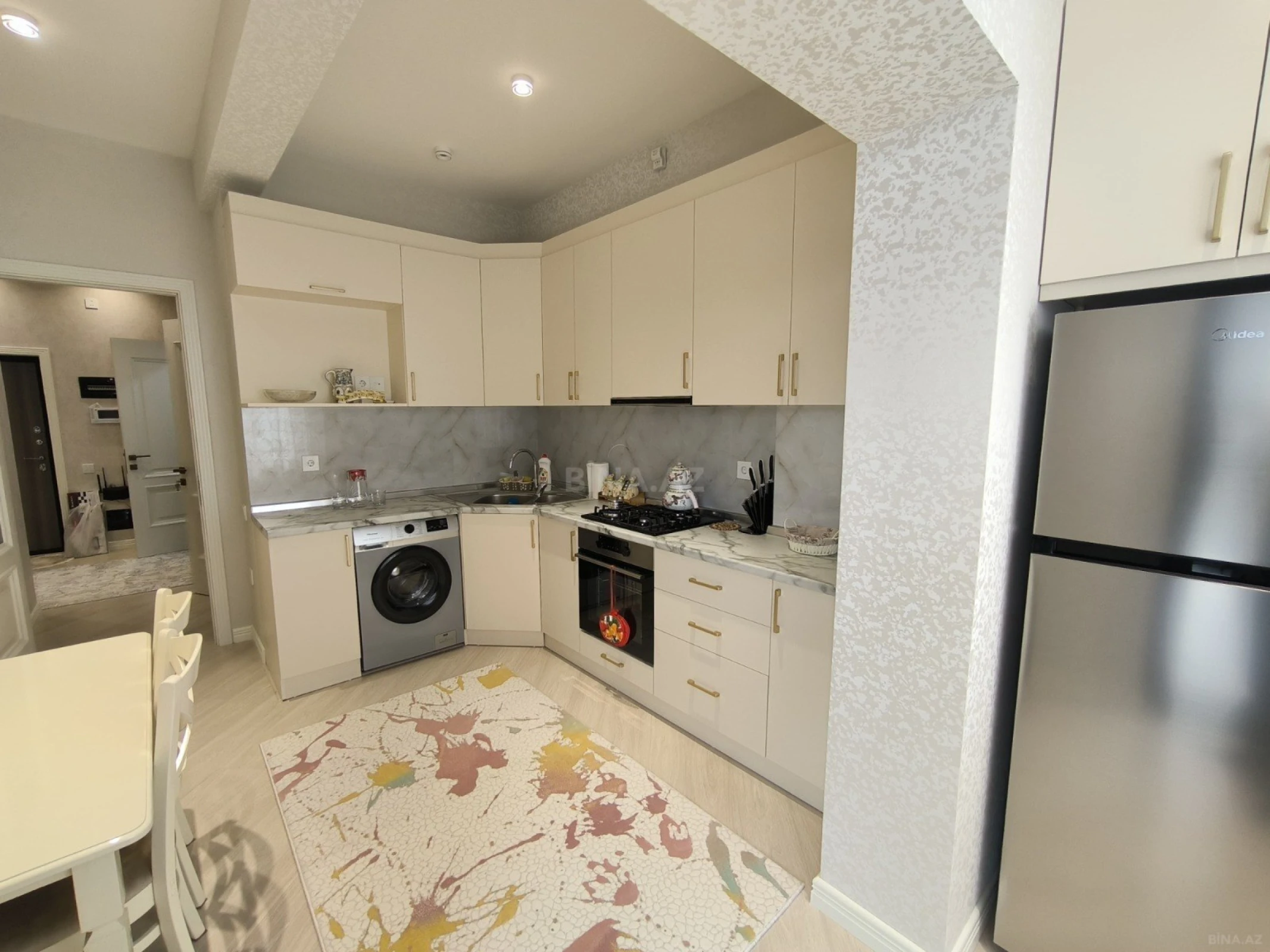 Kirayə verilir 2 otaqlı mənzil 100 m²