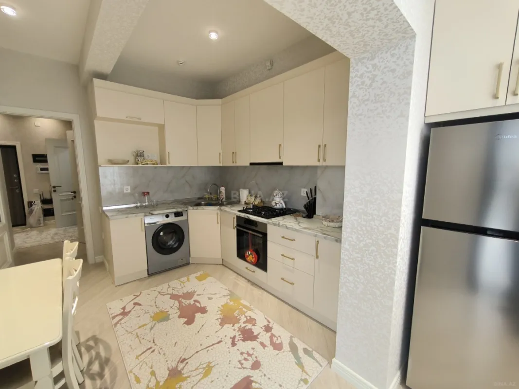 Kirayə verilir 2 otaqlı mənzil 100 m²