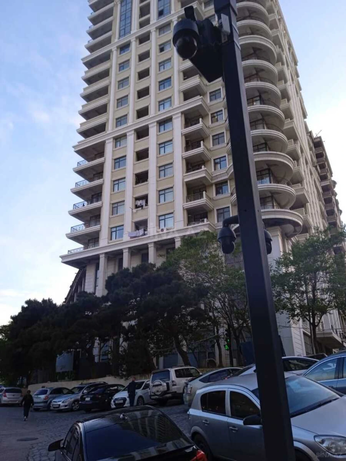 Satılır 2 otaqlı mənzil 87.6 m²