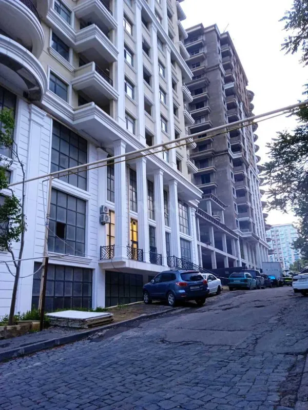 Satılır 2 otaqlı mənzil 87.6 m²