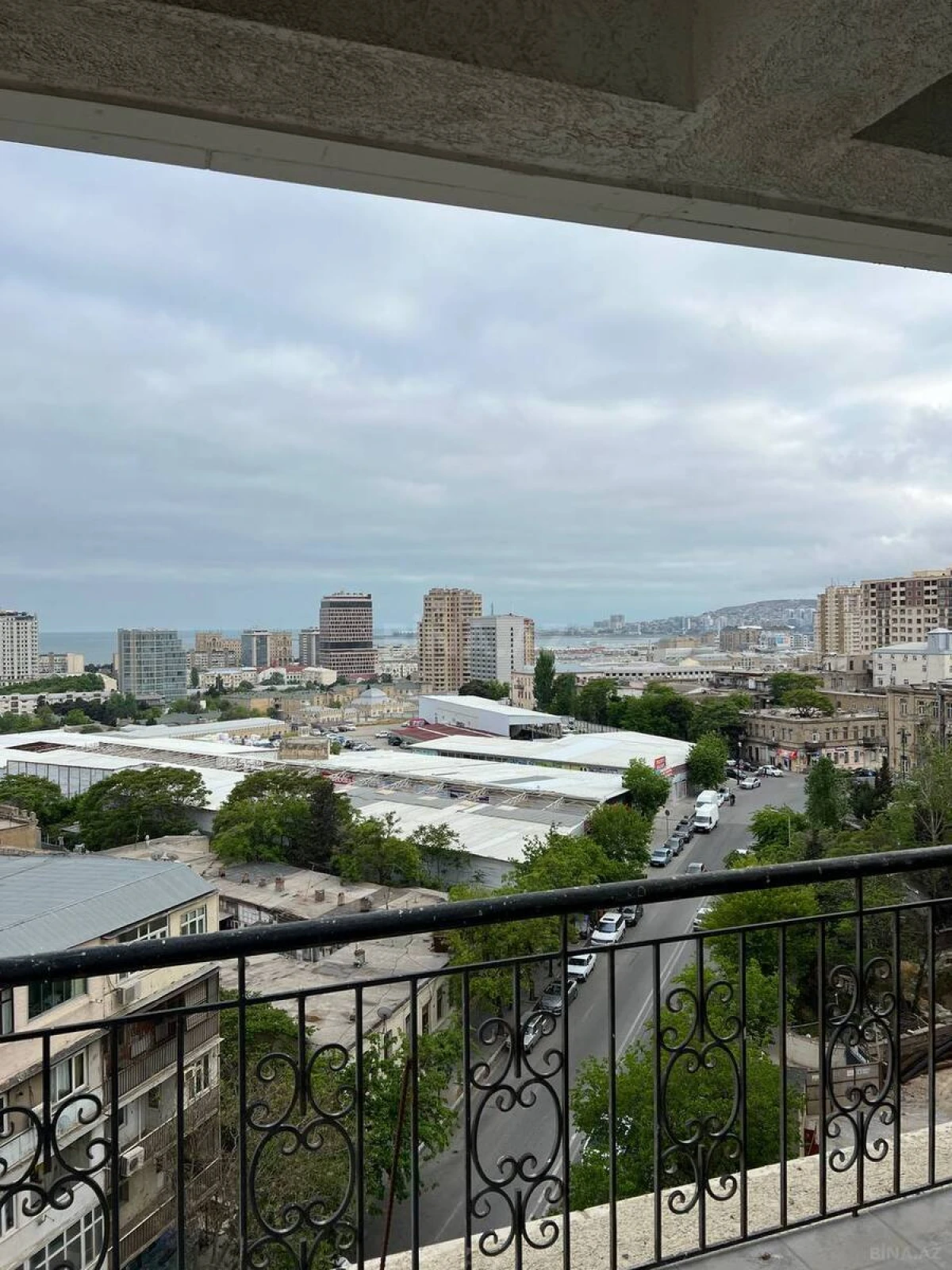 Satılır 2 otaqlı mənzil 87.6 m²