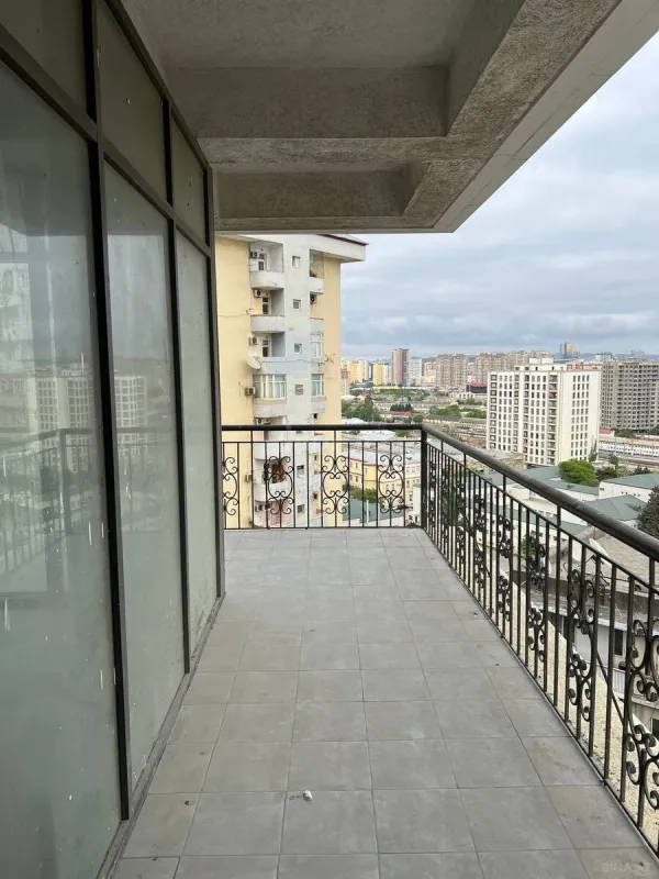 Satılır 2 otaqlı mənzil 87.6 m²