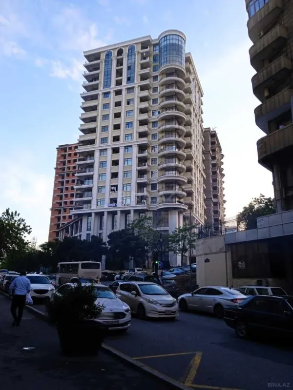 Satılır 2 otaqlı mənzil 87.6 m²