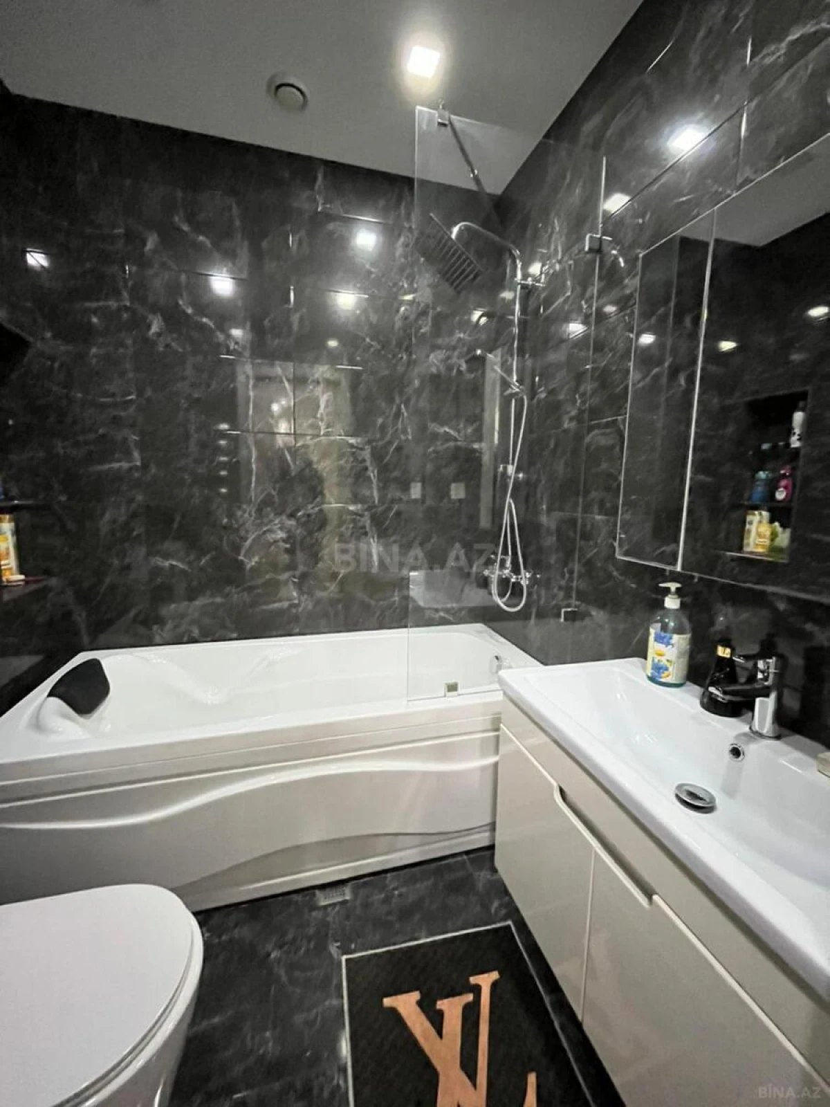 Satılır 3 otaqlı mənzil 110 m²