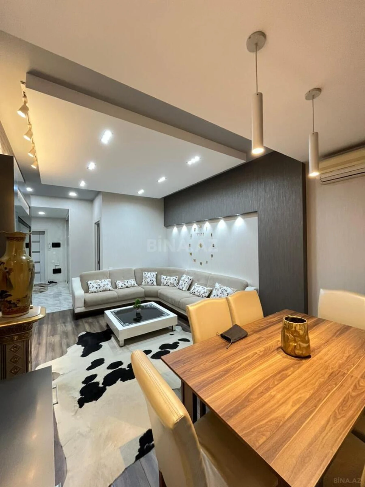 Satılır 3 otaqlı mənzil 110 m²